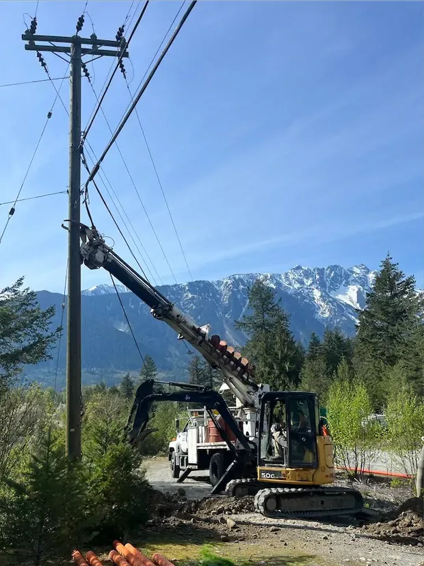 Pole holding in action with metro power squash